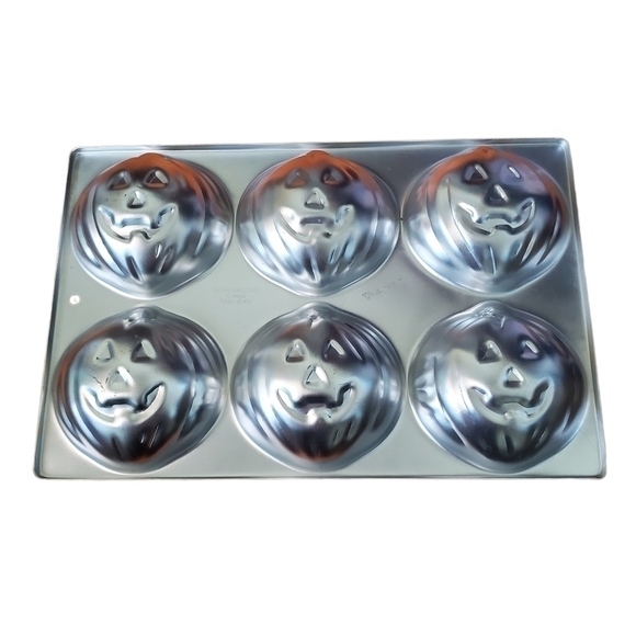 Vtg 1983 Wilton pumpkin Jack-o-lantern baking tray mold cakes muffins cupcakes - Picture 2 of 7